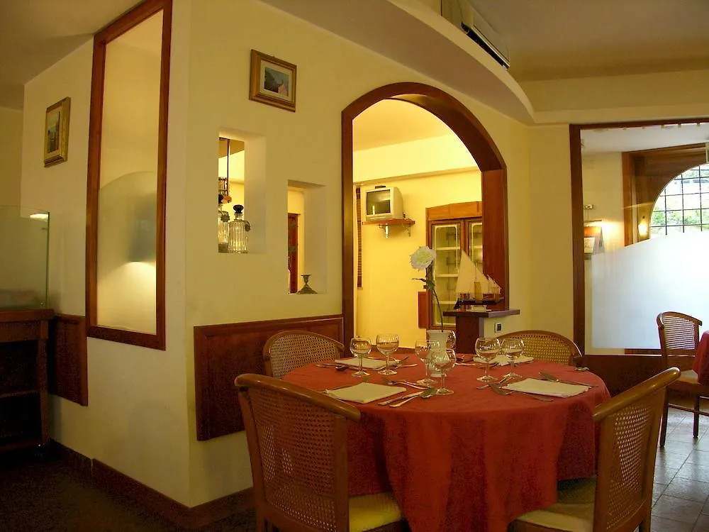 Hotel Meri 1956 Locanda E Cucina Framura